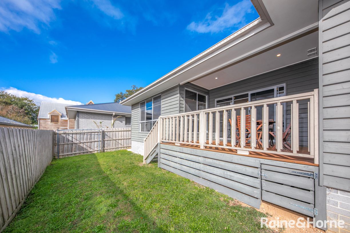 42b Howey Street — photo 17 of 20