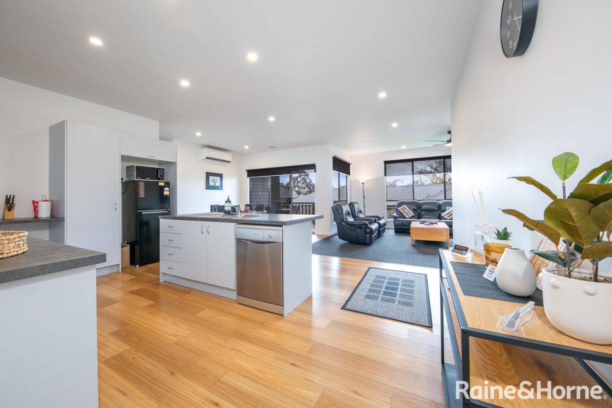 42b Howey Street — photo 5 of 20