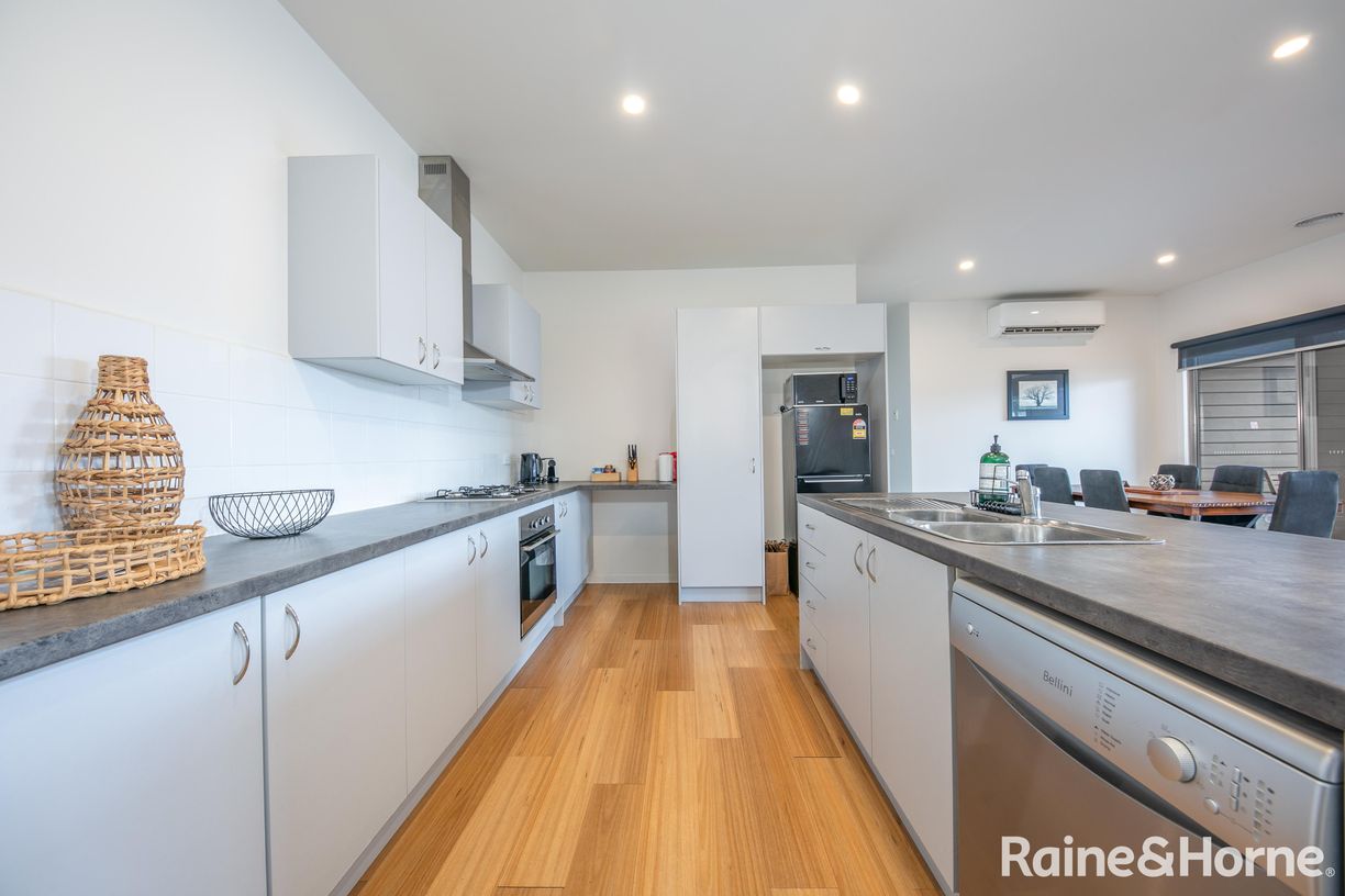 42b Howey Street — photo 3 of 20