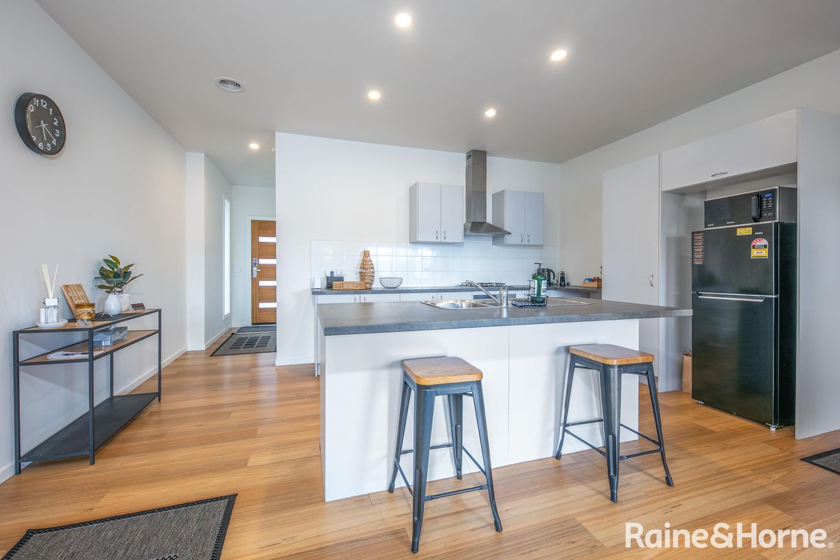 42b Howey Street — photo 4 of 20