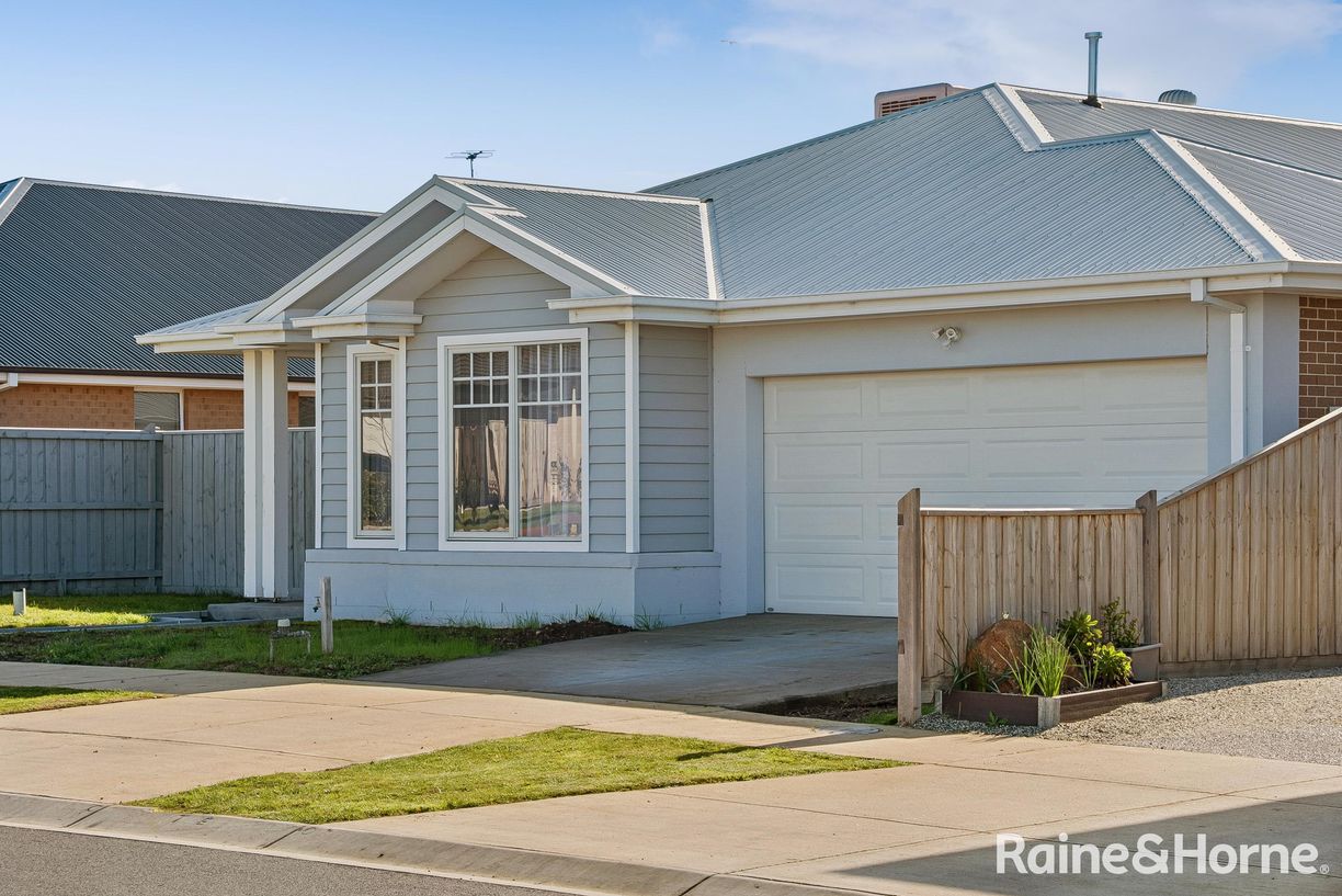 10 Hanrahan Street — photo 2 of 29
