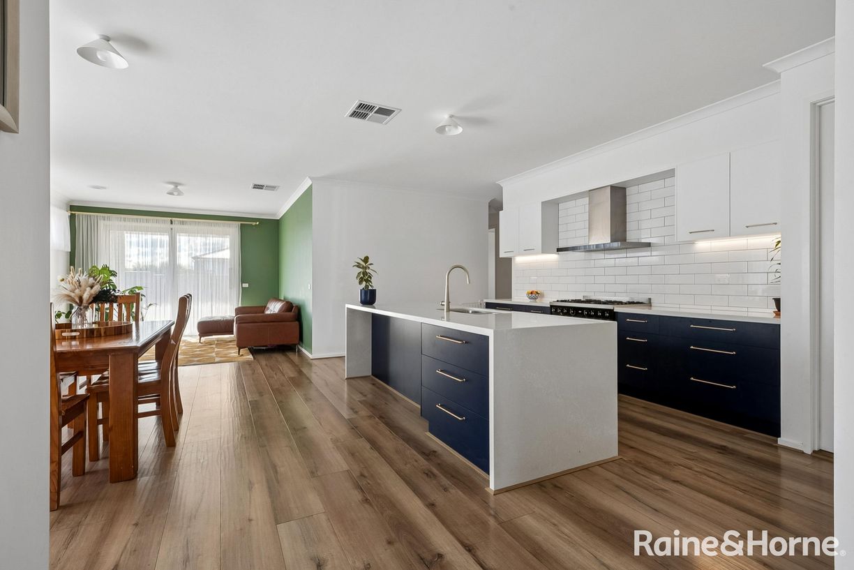 10 Hanrahan Street — photo 6 of 29