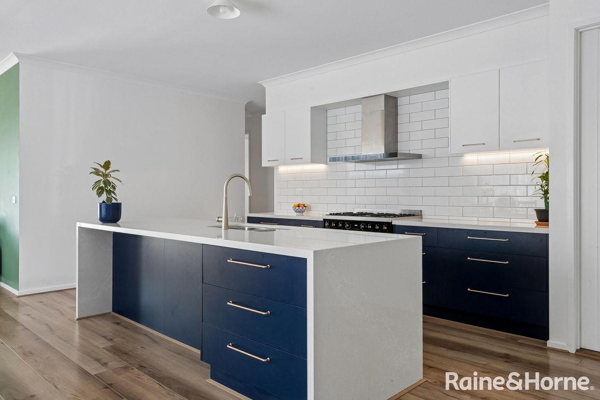 10 Hanrahan Street — photo 5 of 29
