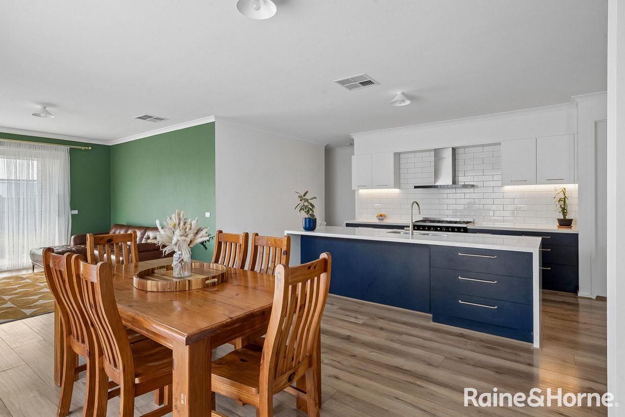 10 Hanrahan Street — photo 8 of 29