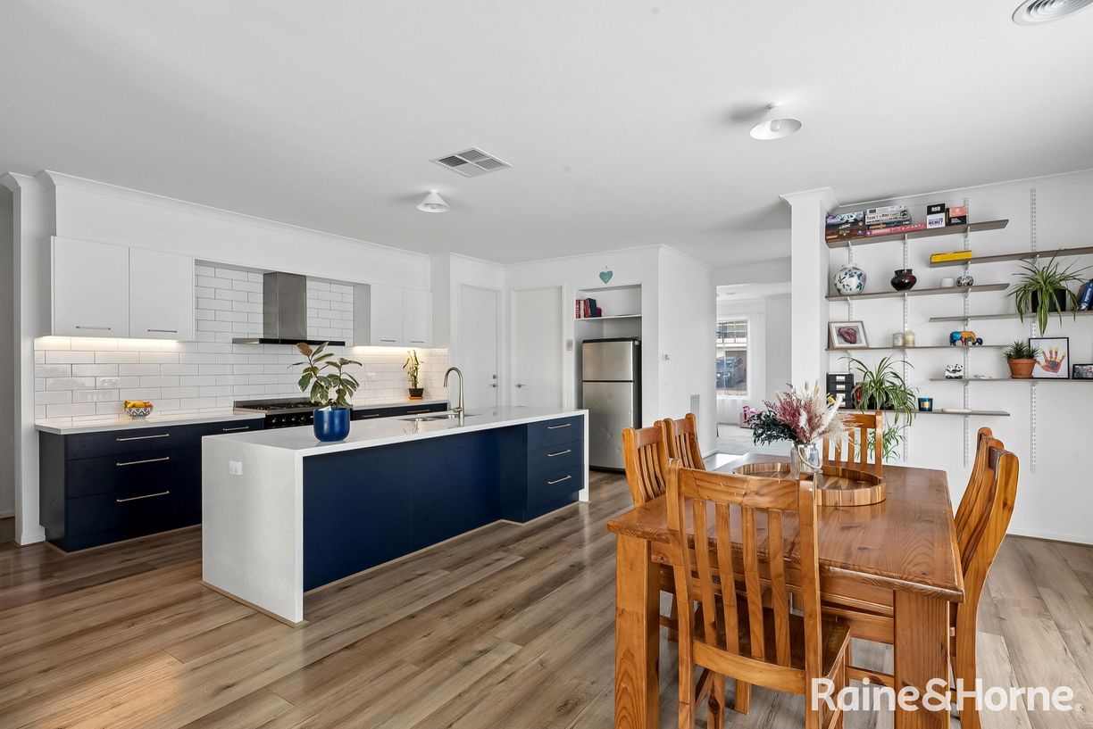 10 Hanrahan Street — photo 4 of 29