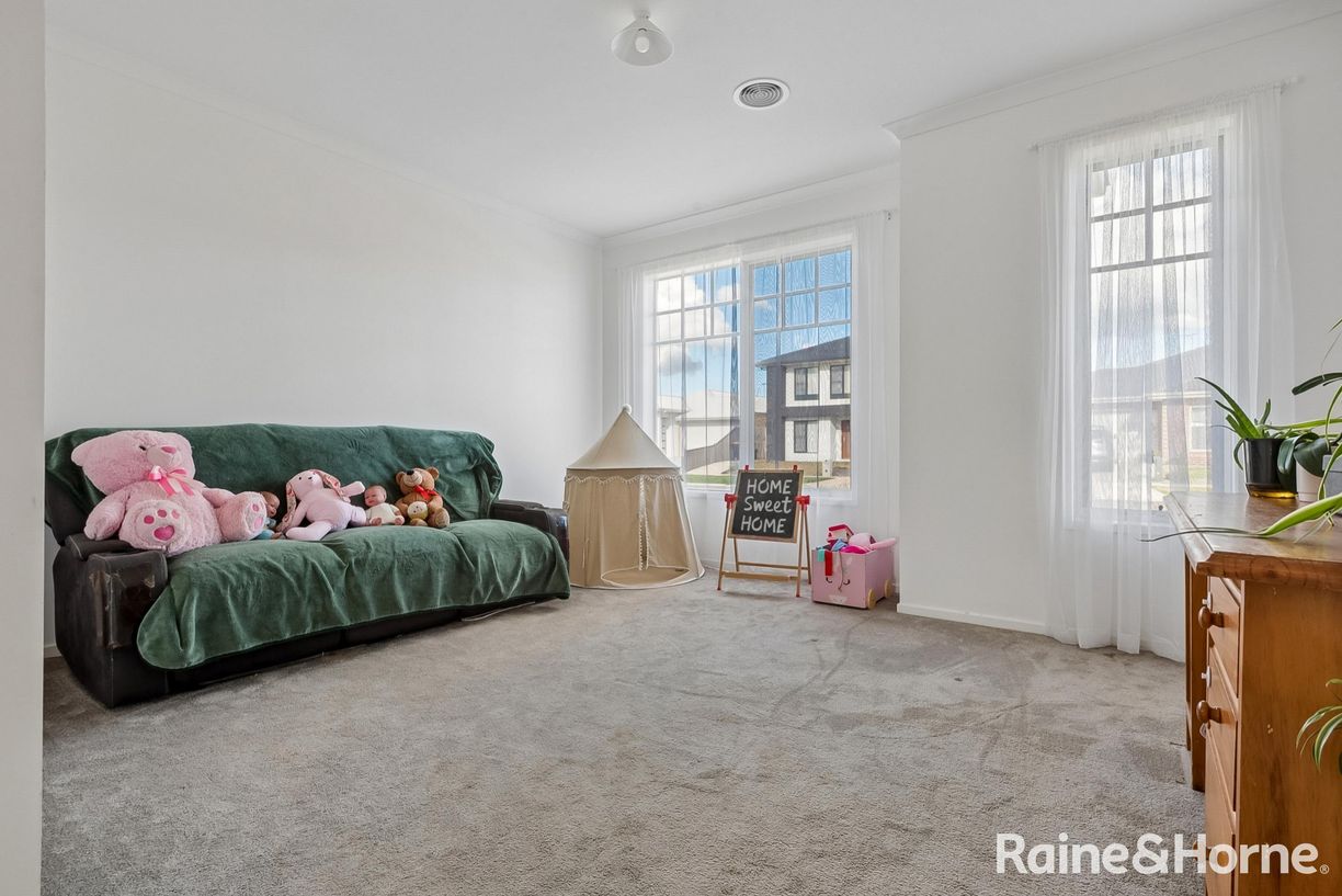 10 Hanrahan Street — photo 10 of 29