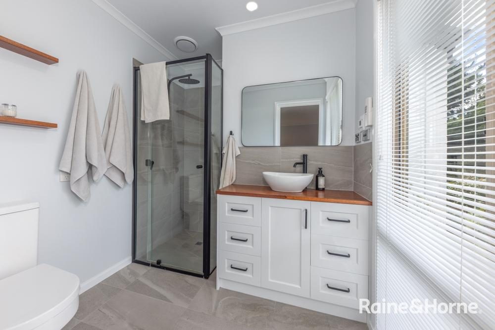 6 Carinya Drive — photo 9 of 21