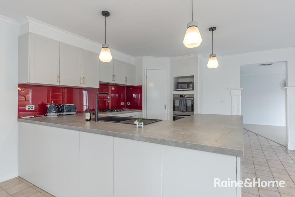 6 Carinya Drive — photo 4 of 21