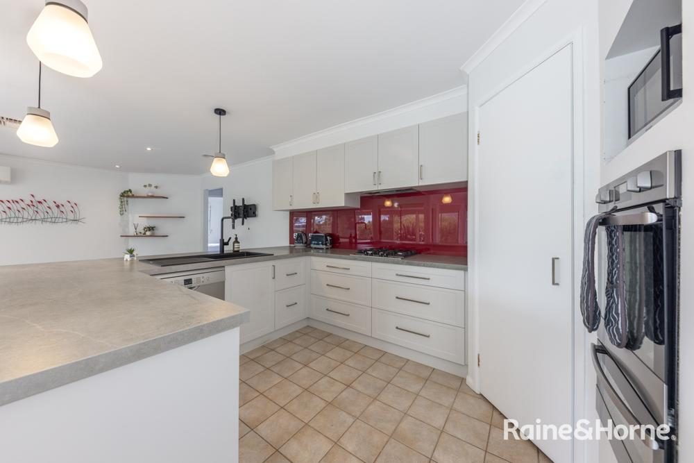 6 Carinya Drive — photo 3 of 21