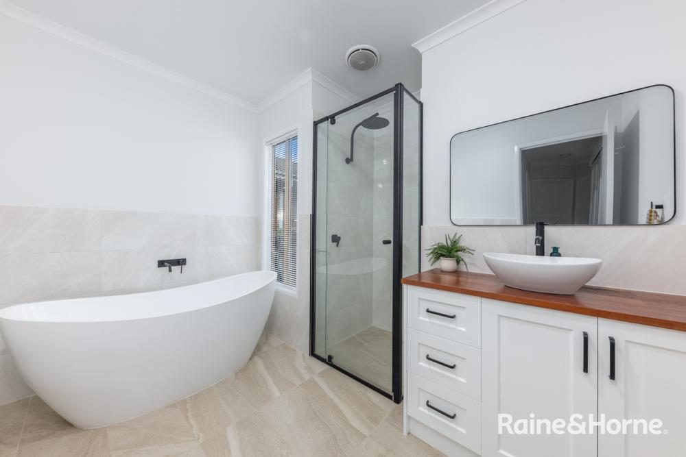 6 Carinya Drive — photo 10 of 21