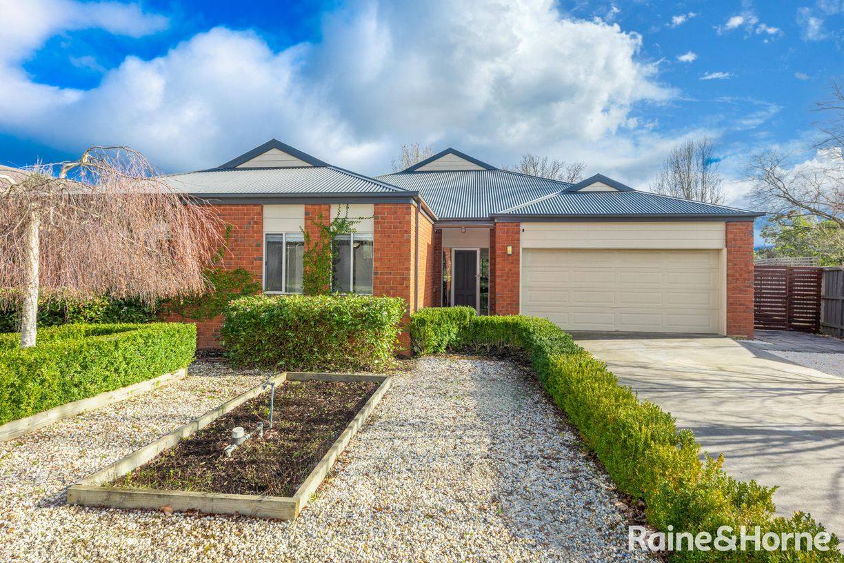 14 Dumbarton Way — photo 2 of 28