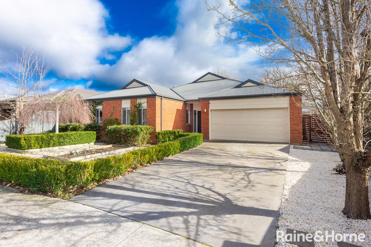 14 Dumbarton Way — photo 3 of 28