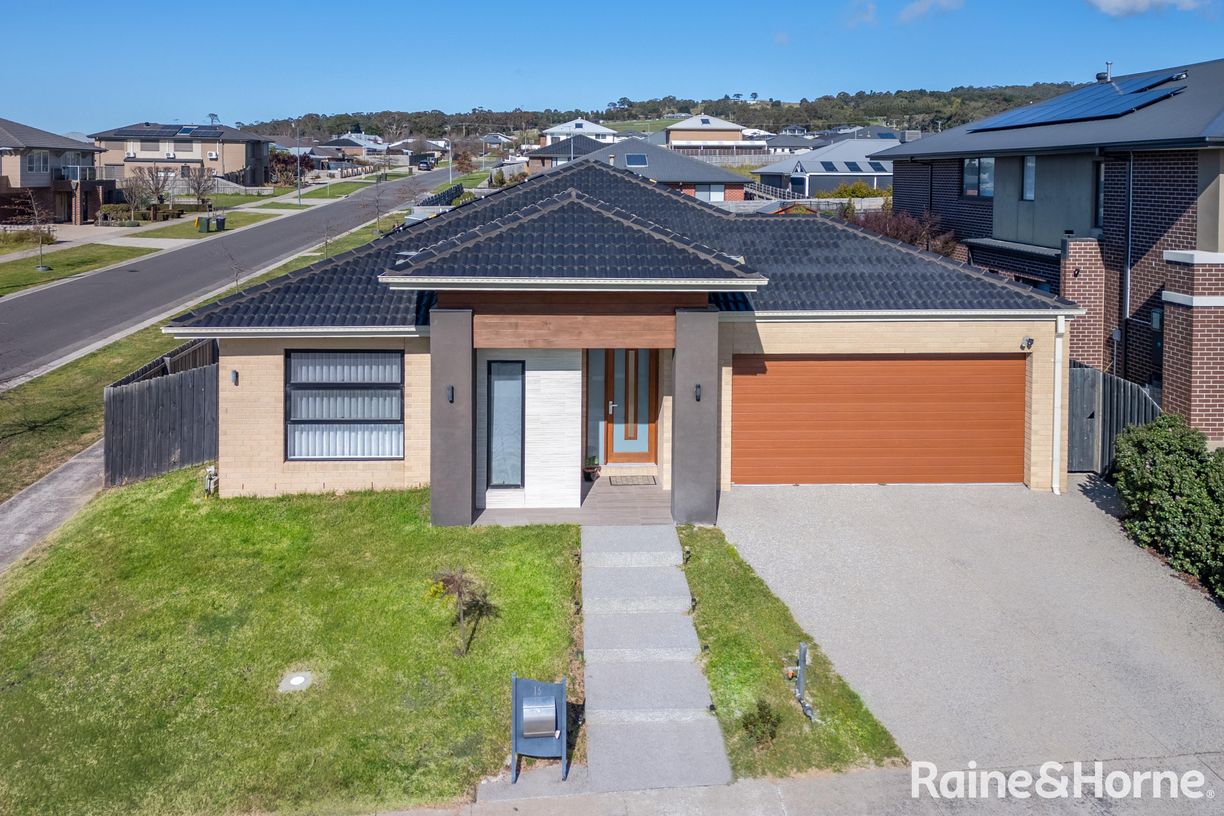 16 Cherry Ballart Road — photo 3 of 23