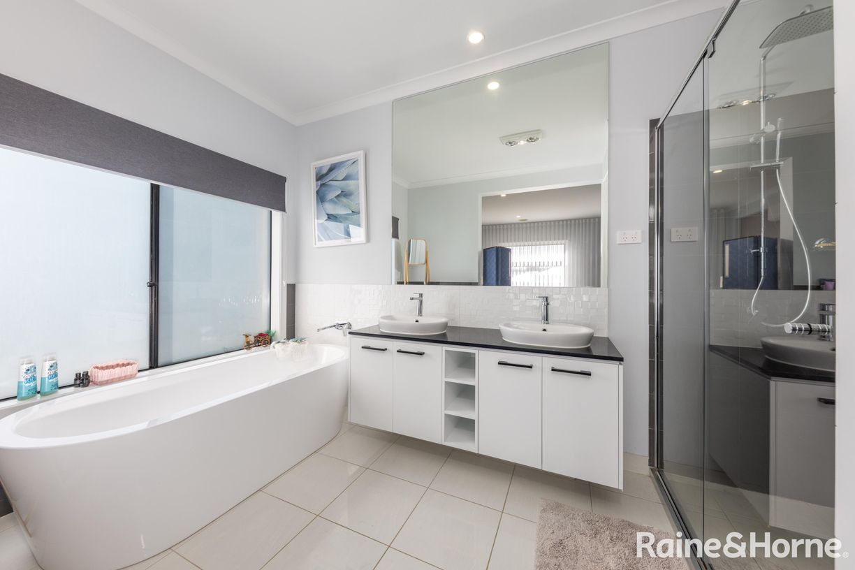 16 Cherry Ballart Road — photo 10 of 23