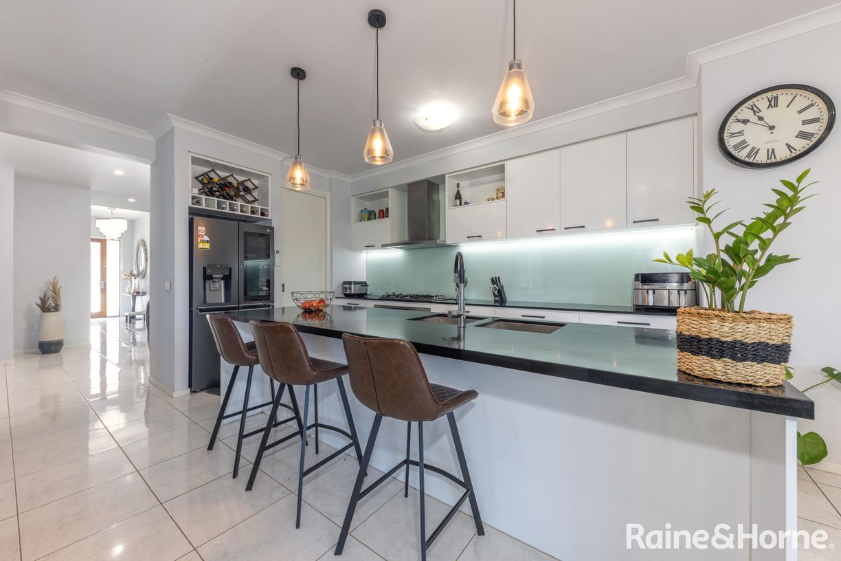 16 Cherry Ballart Road — photo 5 of 23