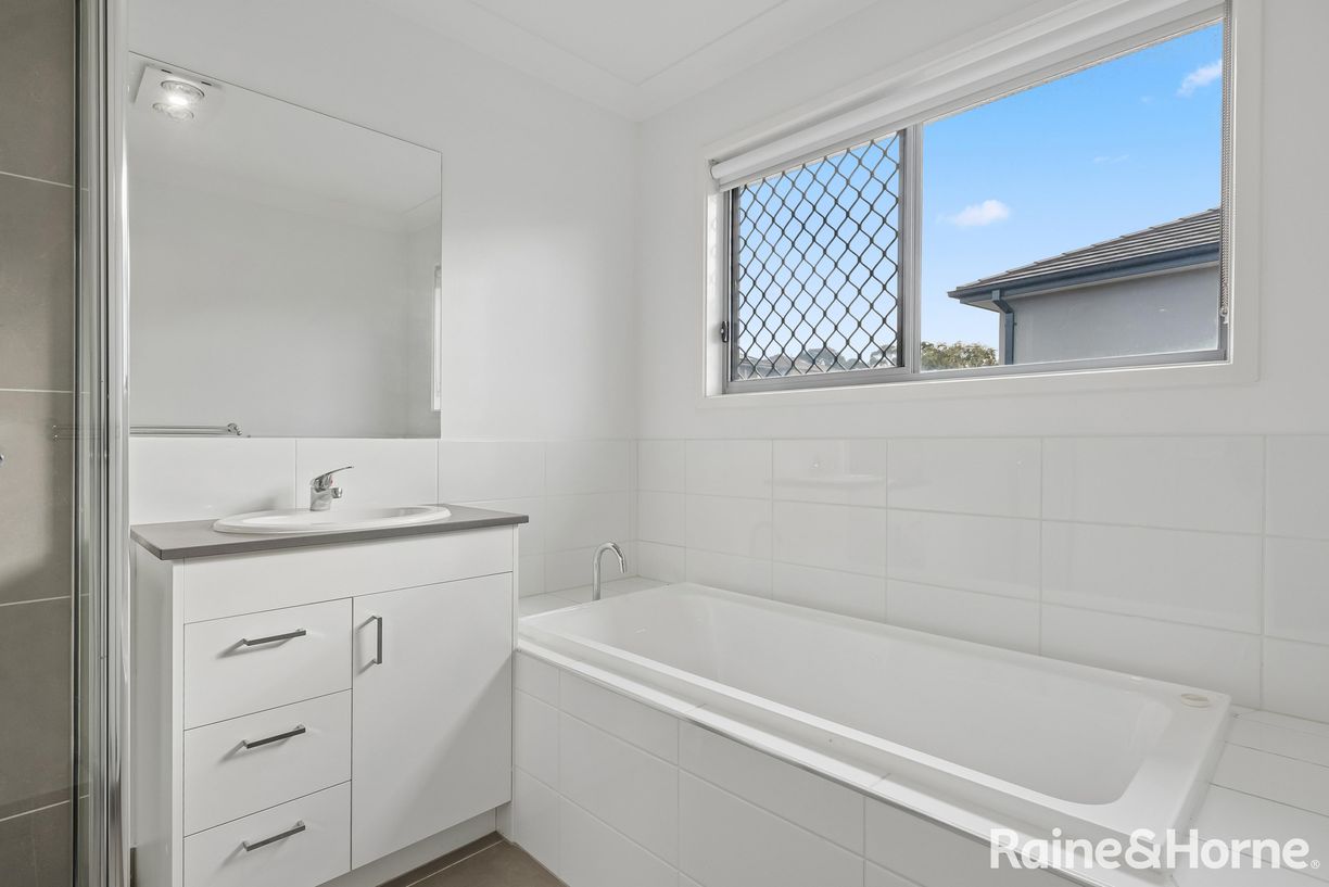 29 Lone Pine Drive — photo 11 of 23