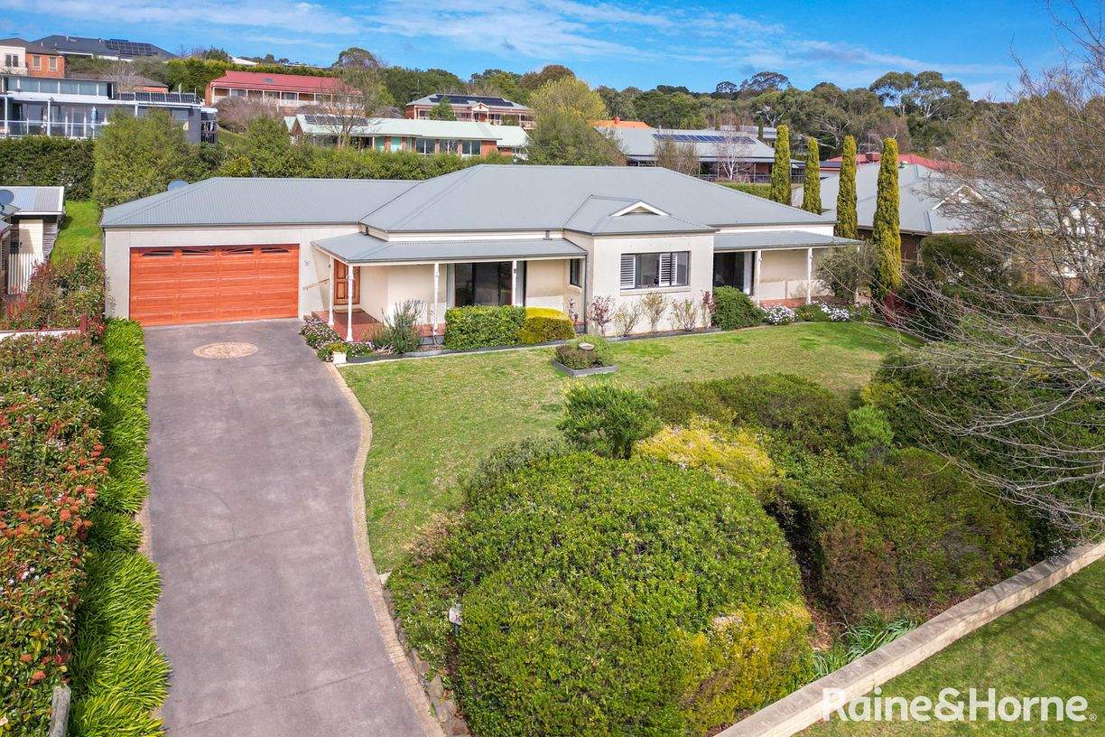 5 Kurung Court West — photo from Raine & Horne Gisborne