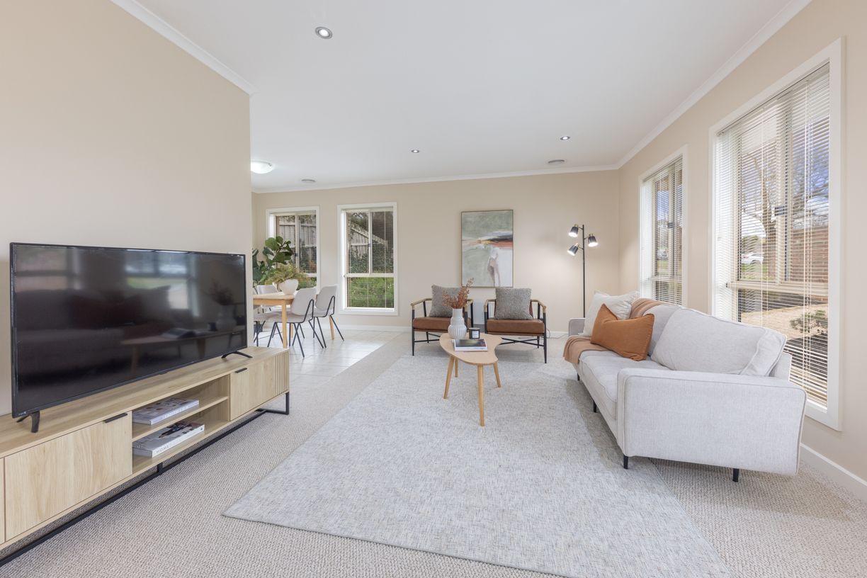 1/71 Aitken Street — photo 3 of 18