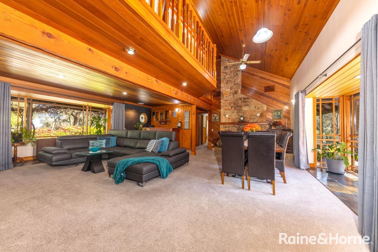 61 Outawood Rise — photo 4 of 23