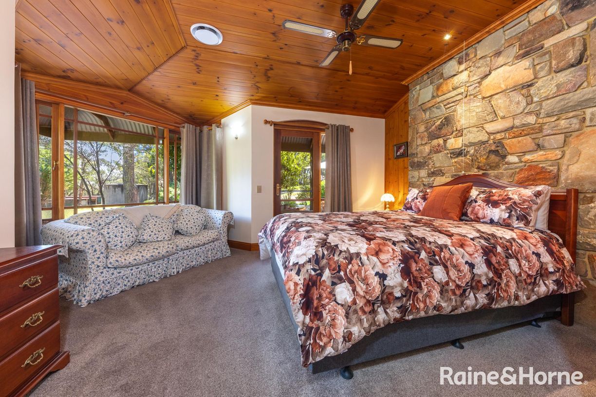 61 Outawood Rise — photo 8 of 23