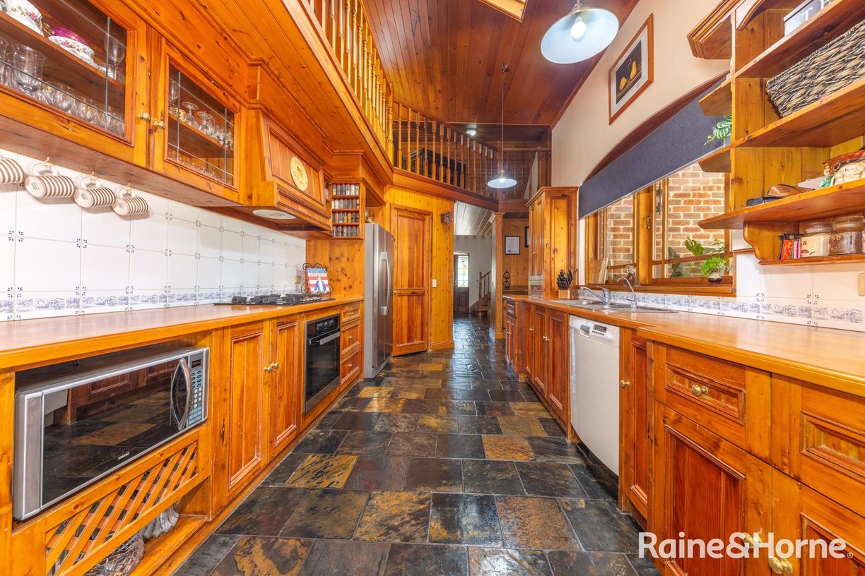 61 Outawood Rise — photo 6 of 23