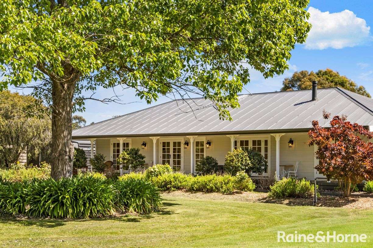 452 Bacchus Marsh Road — photo 3 of 29