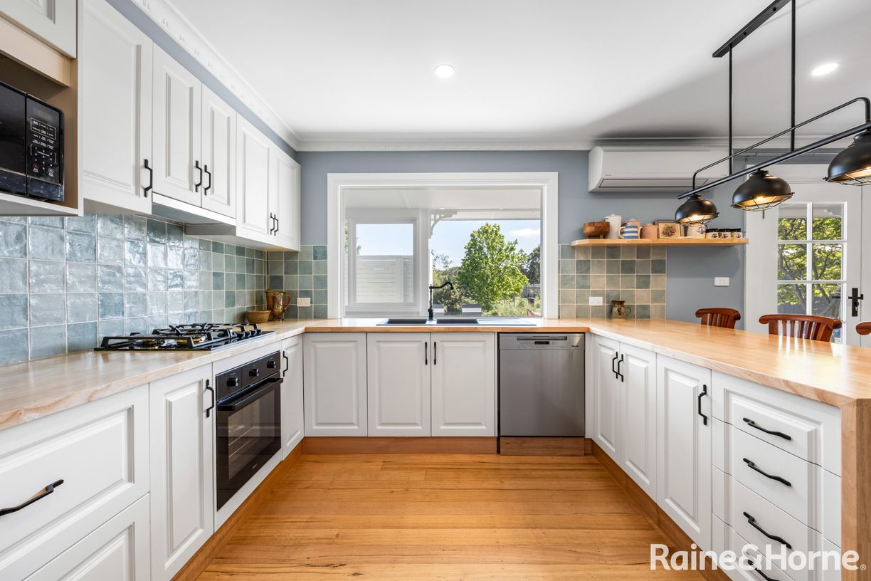 452 Bacchus Marsh Road — photo 5 of 29