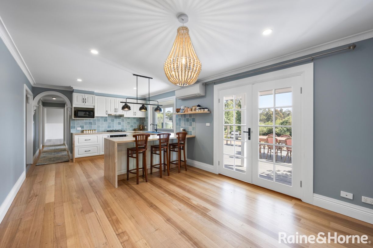 452 Bacchus Marsh Road — photo 7 of 29