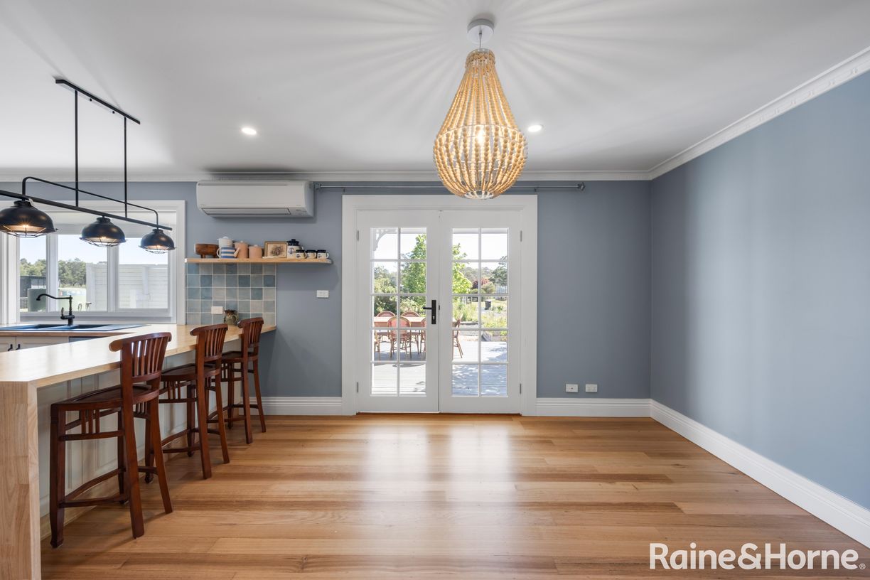 452 Bacchus Marsh Road — photo 8 of 29