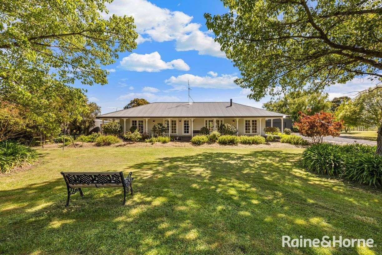 452 Bacchus Marsh Road — photo 2 of 29