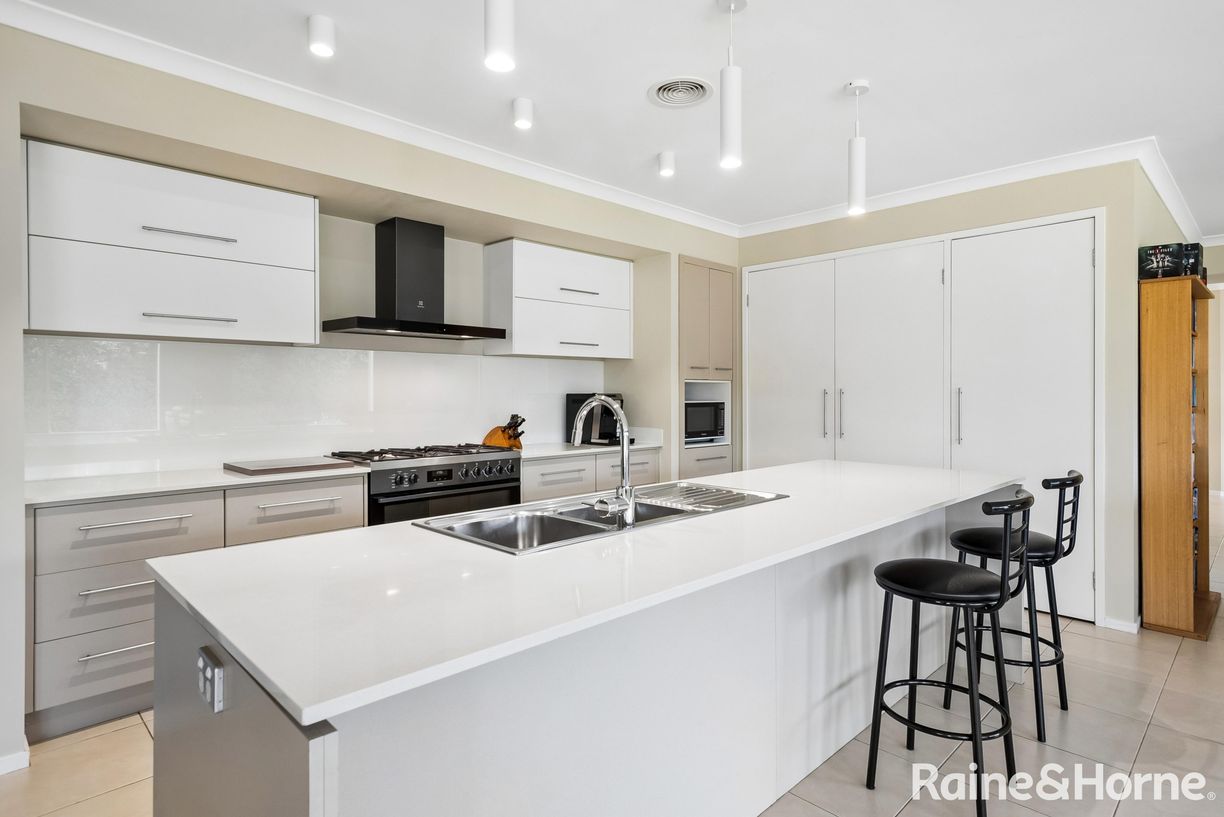 39 Chessy Park Drive — photo 8 of 30
