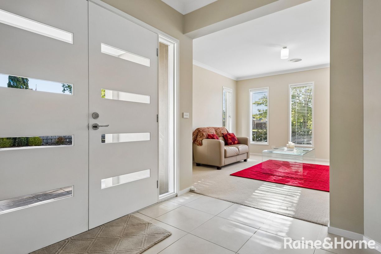 39 Chessy Park Drive — photo 4 of 30