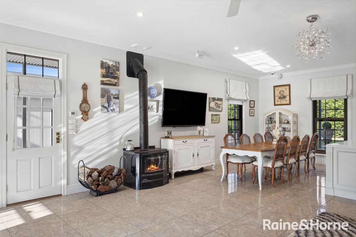 200 Fiddlers Green Road — photo 5 of 19