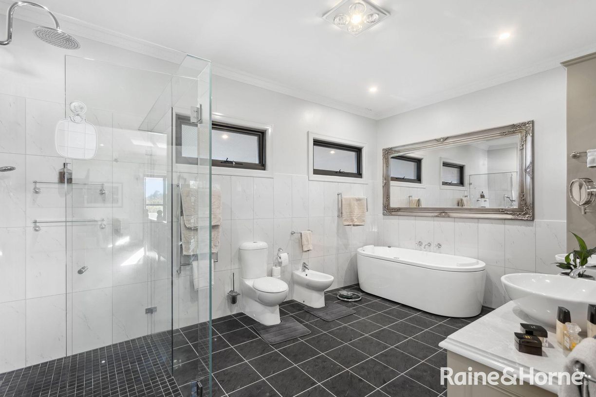 200 Fiddlers Green Road — photo 12 of 19