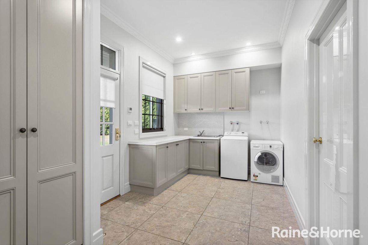 200 Fiddlers Green Road — photo 14 of 19