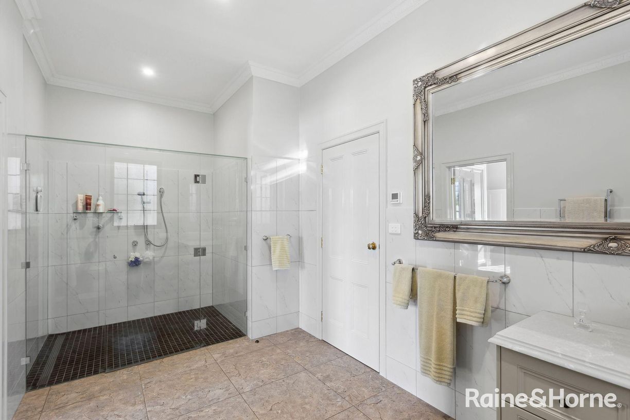 200 Fiddlers Green Road — photo 11 of 19