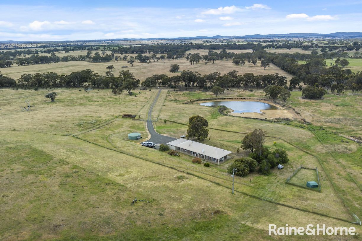 147 Racecourse Road — photo from Raine & Horne Kyneton