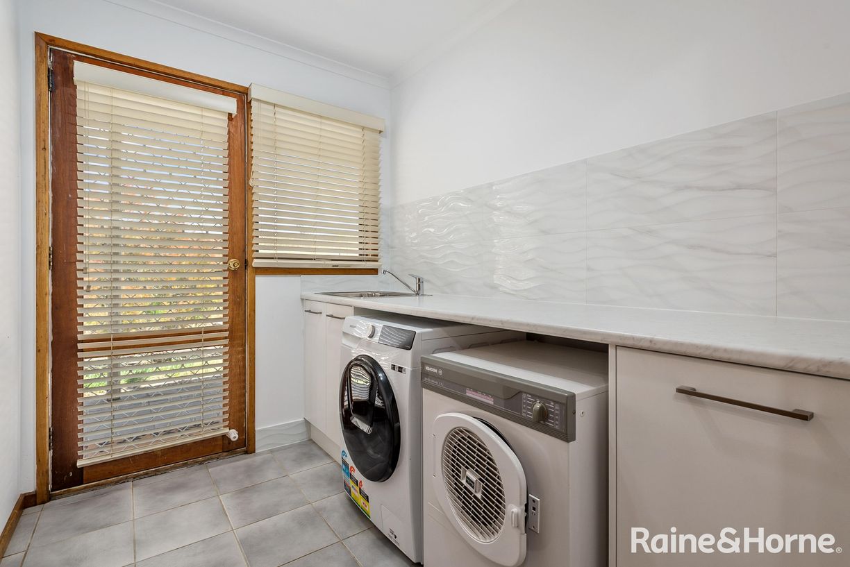 147 Racecourse Road — photo 14 of 24