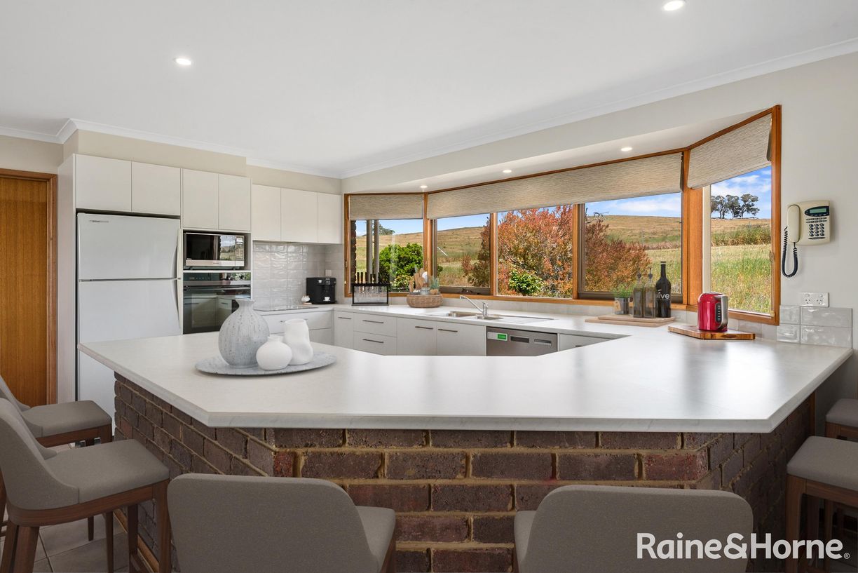 147 Racecourse Road — photo 6 of 24