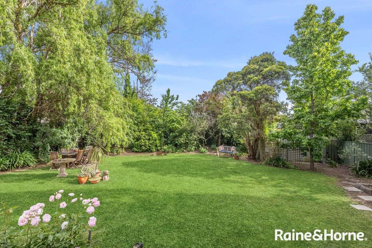 94 Beauchamp Street — photo 8 of 22