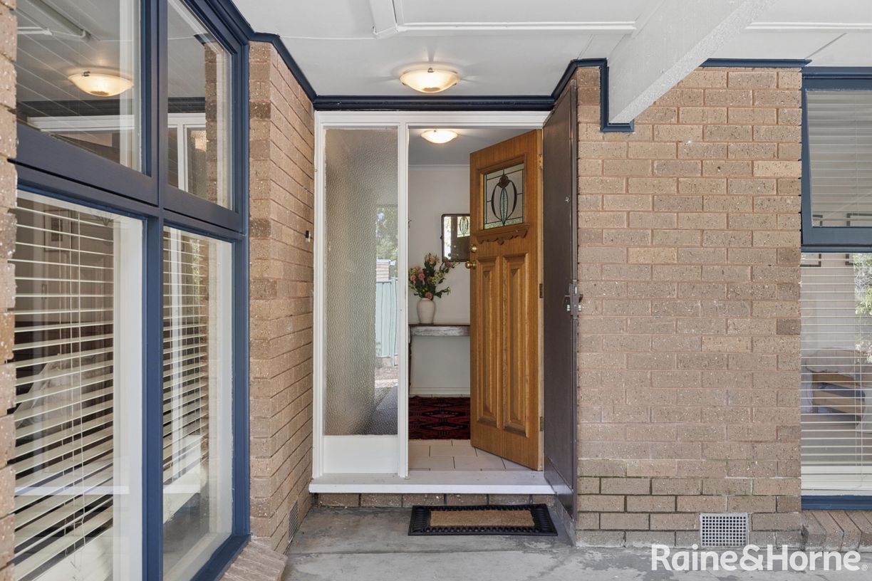 94 Beauchamp Street — photo 3 of 22