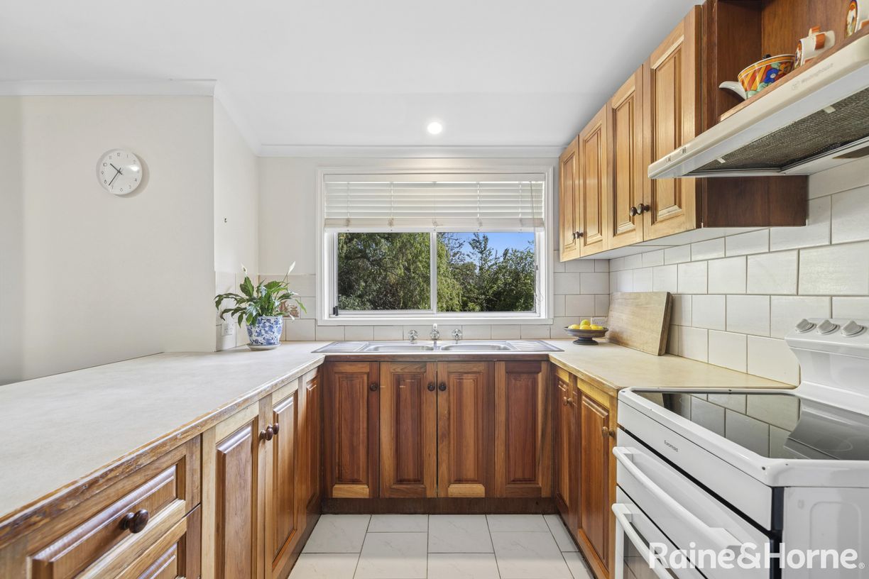 94 Beauchamp Street — photo 6 of 22