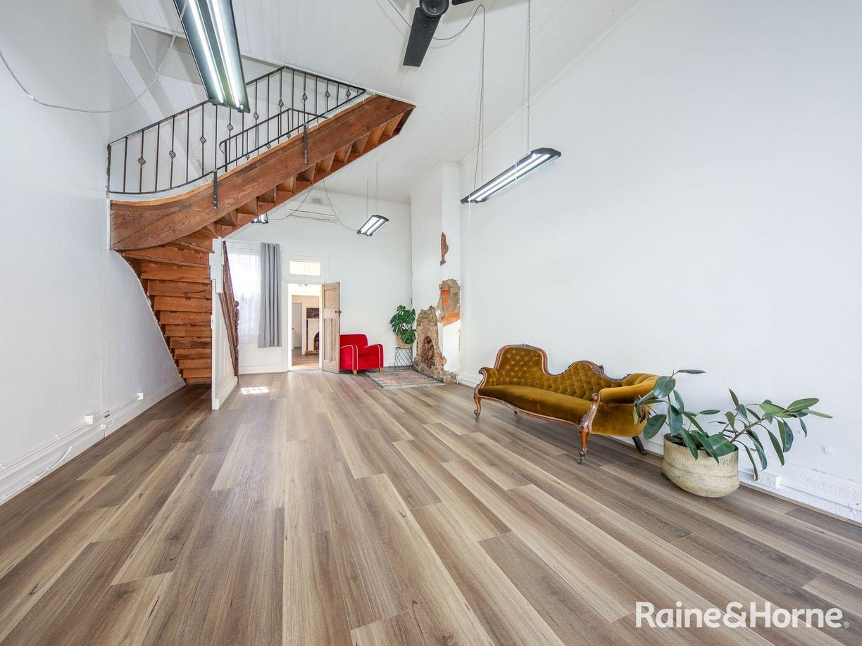 11 High Street — photo 2 of 9