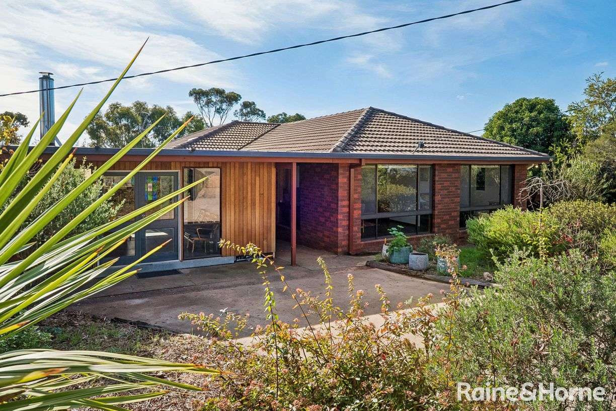 17 Coulthard Street — photo from Raine & Horne Kyneton