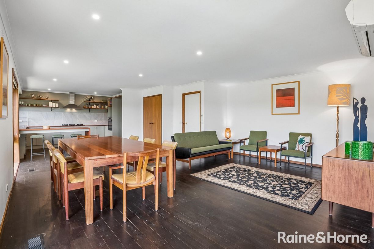 17 Coulthard Street — photo 8 of 24
