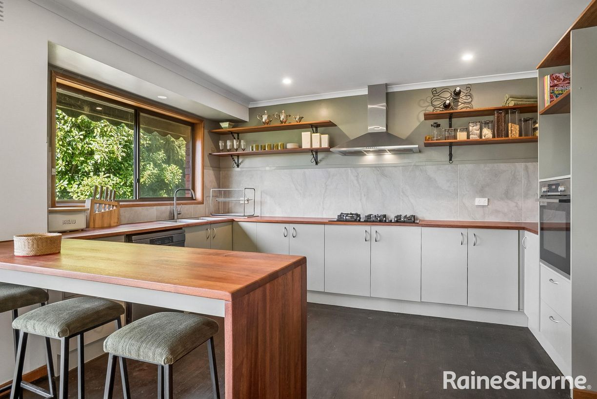 17 Coulthard Street — photo 5 of 24