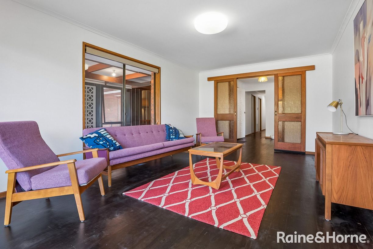 17 Coulthard Street — photo 3 of 24