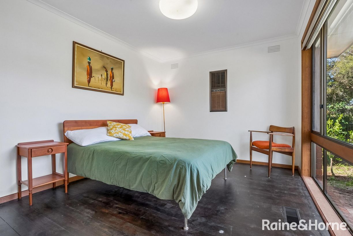 17 Coulthard Street — photo 4 of 24