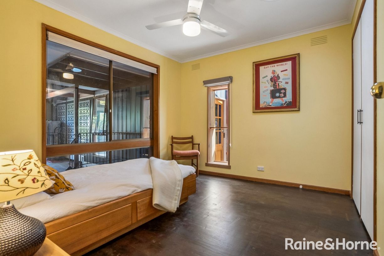 17 Coulthard Street — photo 9 of 24