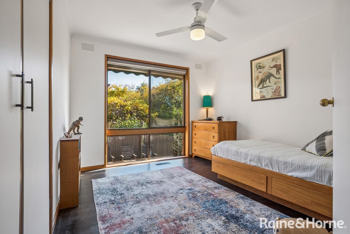 17 Coulthard Street — photo 10 of 24
